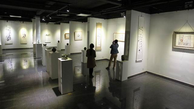 美术与艺术设计学院举办“迎春”教师作品联展