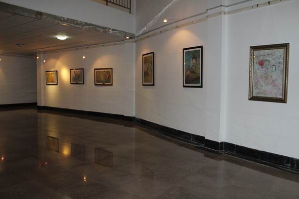 美术与艺术设计学院举办重彩画人物创作展